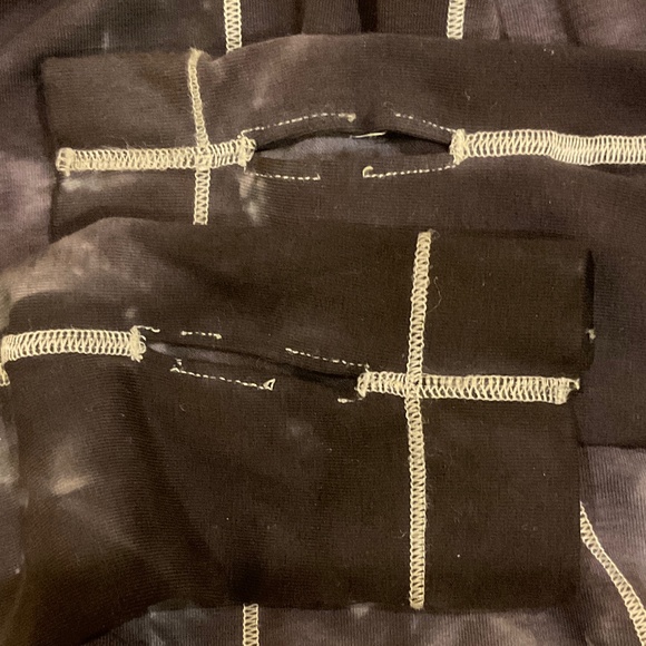 83. Lululemon Tie Dye Drape Top - Picture 4 of 5